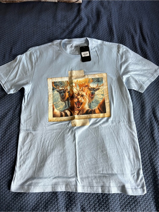 zanden Tops - Zanden | Light Blue Graphic Short Sleeve Tee with Animal Print